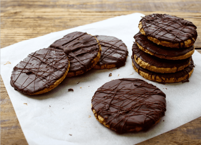 You’ll love my Healthy Digestive Biscuits Recipe. Delicious, low calorie oatmeal cookies and refined sugar free. Perfect with a cup of tea and so much better than shop bought!