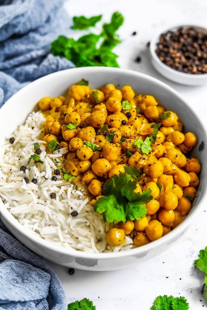 Easy-coconut-chickpea-curry