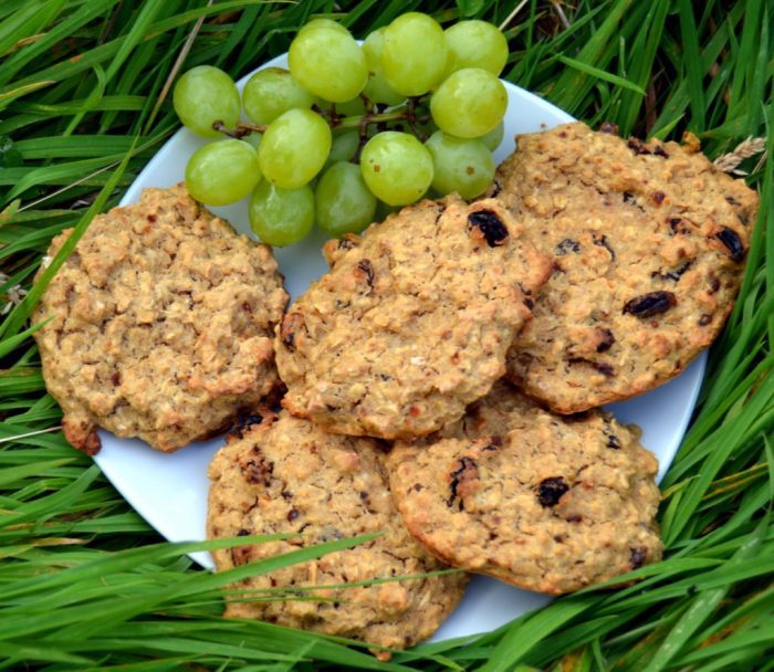 These raisin banana oat biscuit cookies are simple to make, contain no flour, no eggs, are sweetened with just bananas, take a few mins to make and most importantly taste delicious. They will curb pangs for something sweet to snack on.