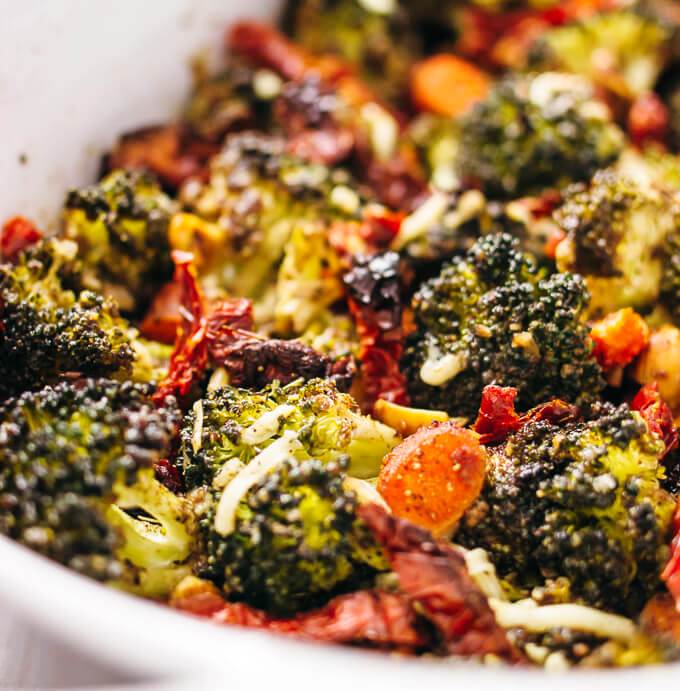 Try out this delectable roasted broccoli salad with carrots, parmesan cheese, balsamic vinegar, and plenty of garlic. It’s an easy and healthy recipe that anyone can make in the oven to serve as a vegetarian side dish or a main.