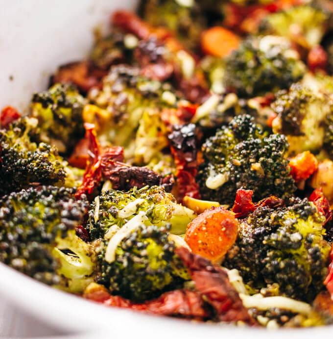 Try out this delectable roasted broccoli salad with carrots, parmesan cheese, balsamic vinegar, and plenty of garlic. It’s an easy and healthy recipe that anyone can make in the oven to serve as a vegetarian side dish or a main.