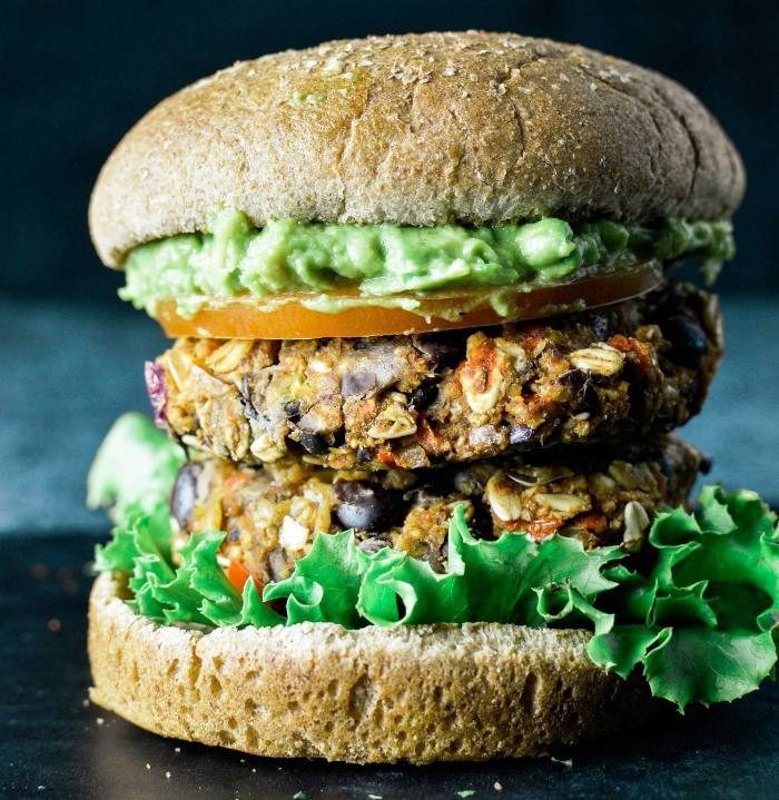 Hearty-vegan-black-bean-burger