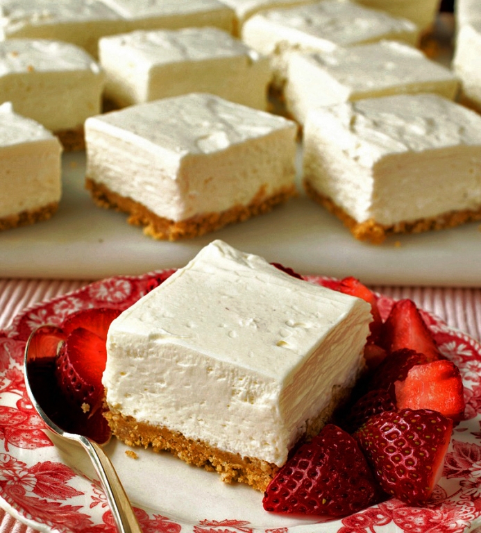 No-bake-greek-yogurt-cheesecake-squares