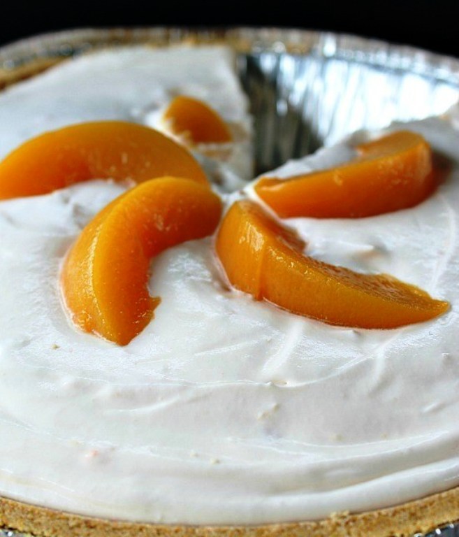 No-bake-cheesy-peach-yogurt-tart
