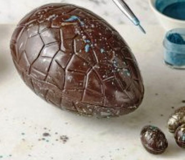 Make-your-own-chocolate -easter-eggs
