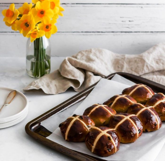 Easy-hot-cross-buns sugar free