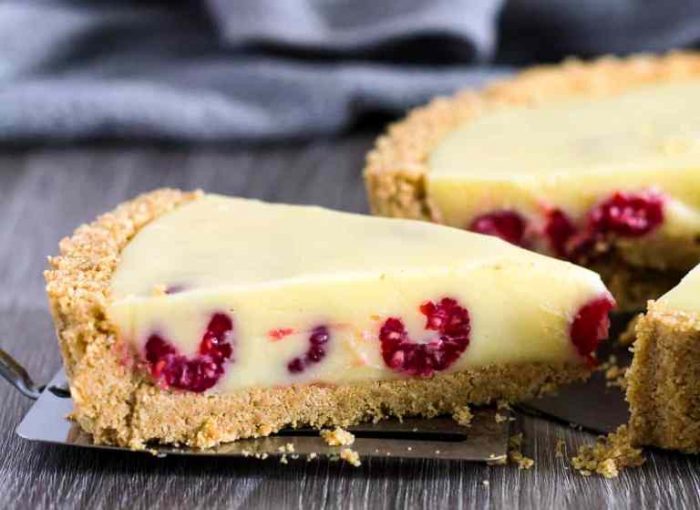 White-chocolate-raspberry-tart