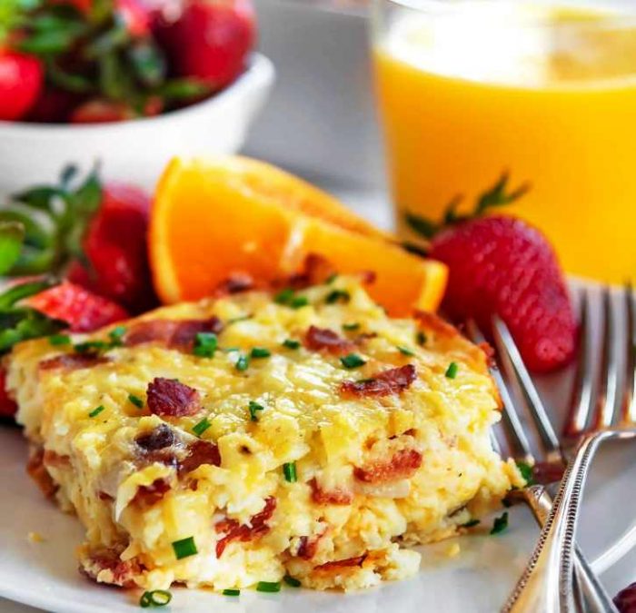 Easy Hash brown Breakfast Casserole is perfect for entertaining a crowd or serving up a simple weekend brunch. Made with frozen hash browns, eggs, bacon, and three different types of cheese