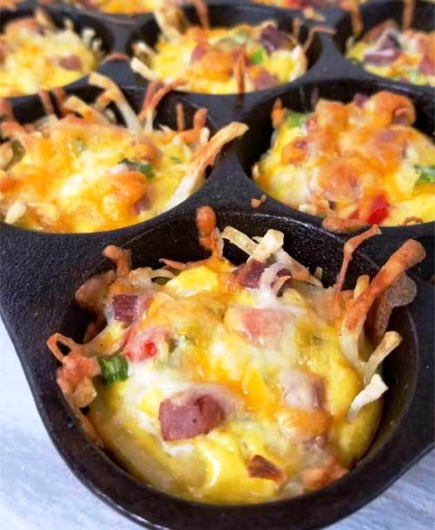 Rise and shine with a plan. A cheesy, crispy Loaded Denver Omelet Muffin plan that is! I’m loving brunch at home, no waiting in line for a table, just takes a little planning ahead.