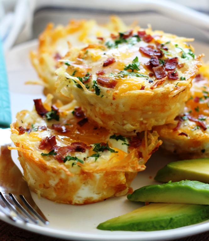 Hash-brown-egg-nests-with-avocado-free-recipe