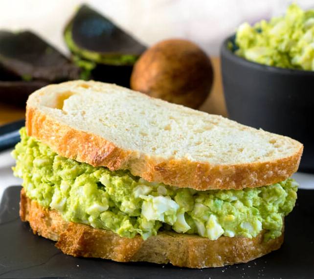 Healthy-avocado-egg-salad