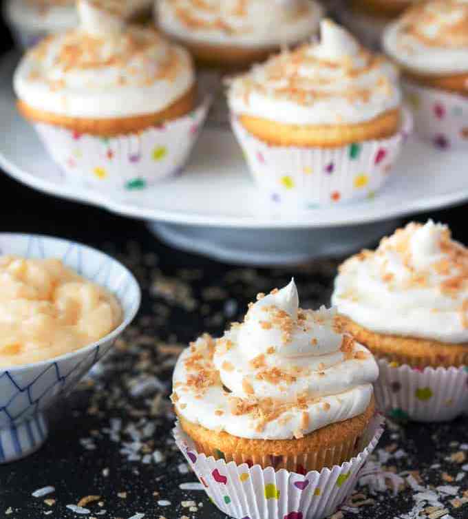 Coconut-cream-pie-cupcakes