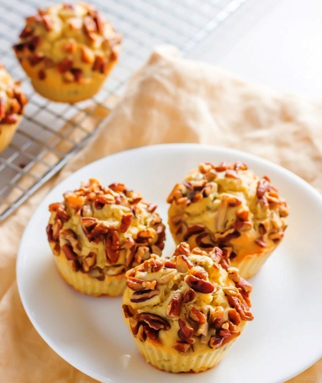 Keto-pecan-pie-muffins