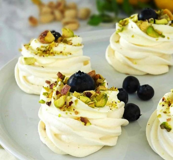 Mini-pavlovas