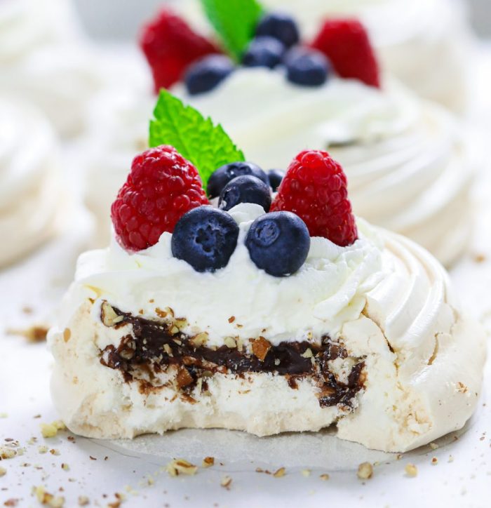 Pavlova-recipe-with-chocolate-and-pecans