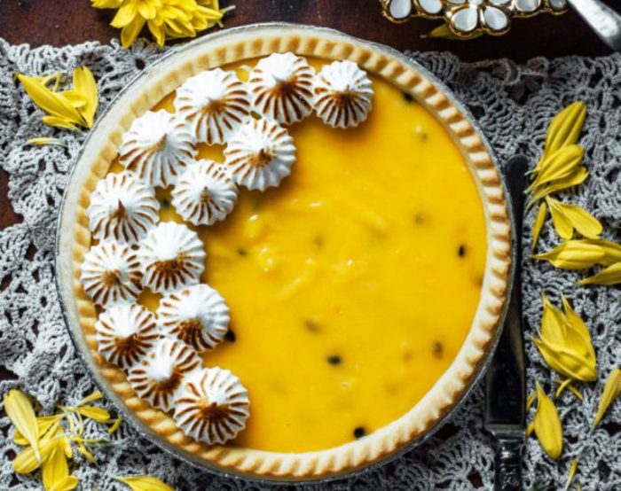 Passion fruit-curd-tart