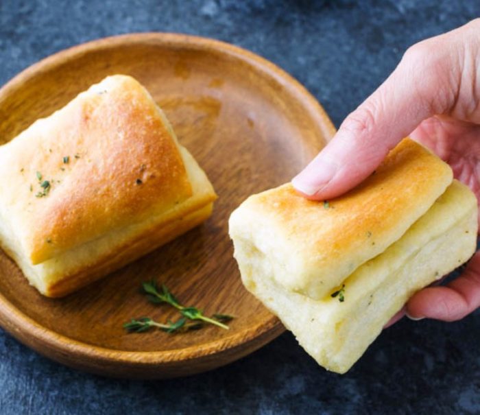 Garlic-herb-parker-house-rolls-recipe