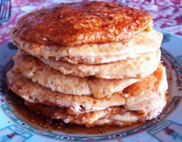 Trust us on this one, papaya and pancakes is a combination that you must try!