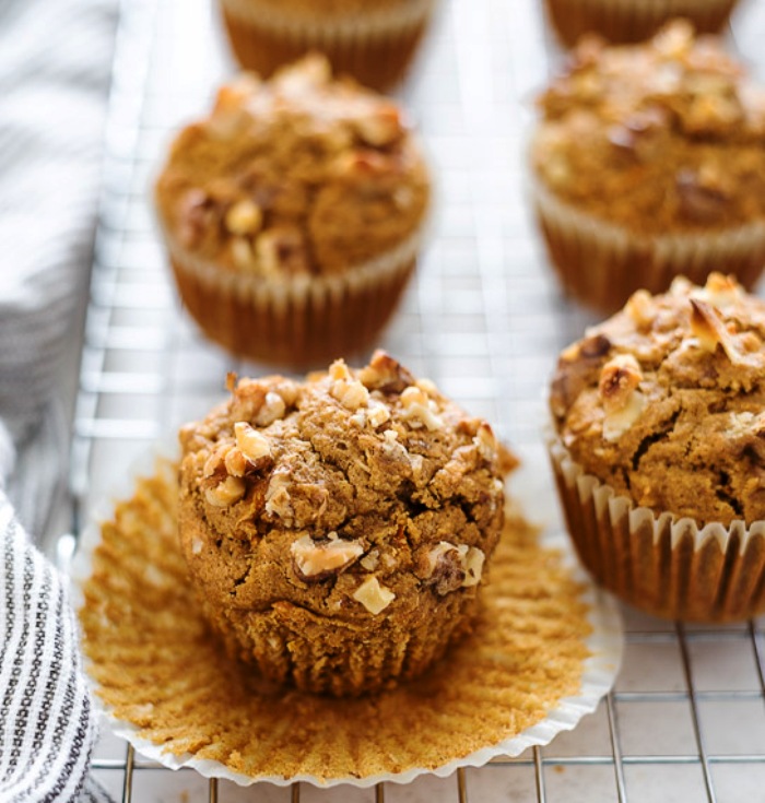 Flourless-carrot-cake-oatmeal-muffins