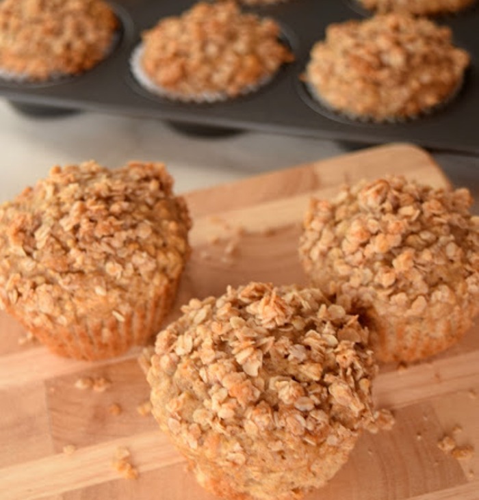 Healthy-applesauce-oat-breakfast-muffins