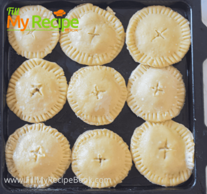 Mini Homemade Apple Pies recipes. Have some apples needing to be used. Make this apple pie fillings, with puff pastry dough.