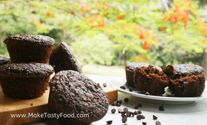 divine oat and chocolate muffins with honey