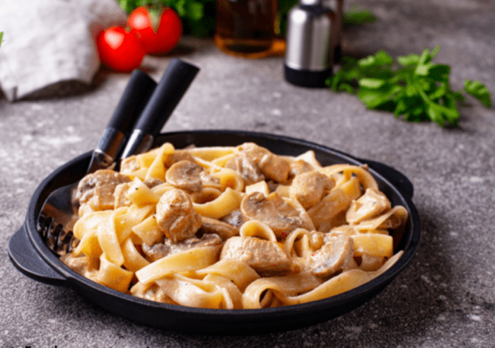 One Pot Pasta with Chicken & Mushrooms
