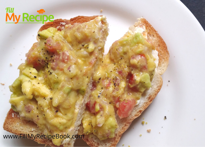 toast with guacamole
