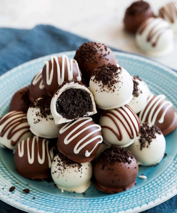 Oreo Balls Oreo Truffles are the perfect treat for any occasion! They only require three ingredients, they couldn’t be easier to make and they taste unbelievably delicious.