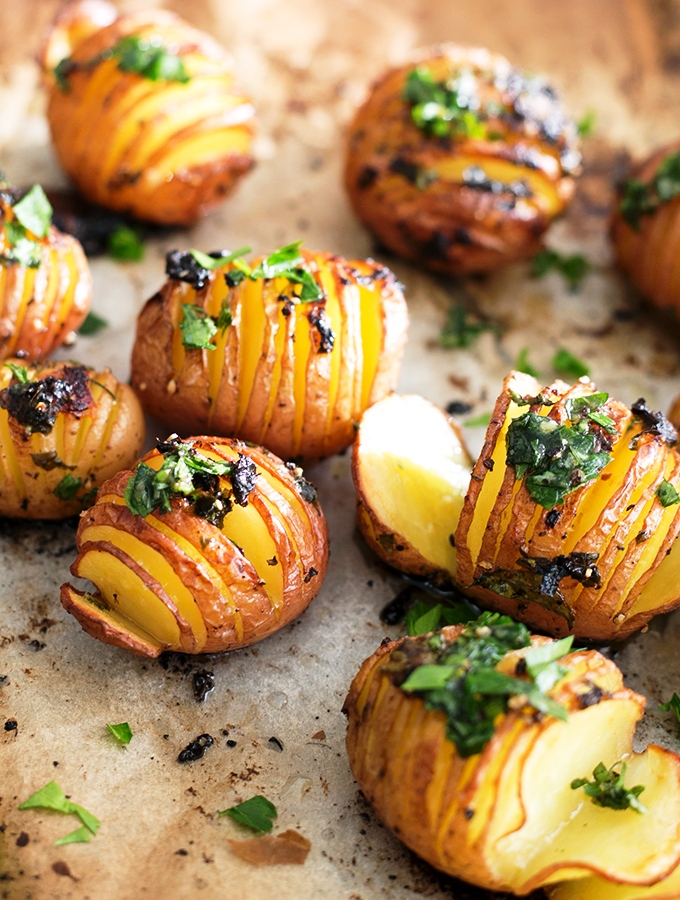 Vegan-lemon-garlic-herb-roasted-potatoes