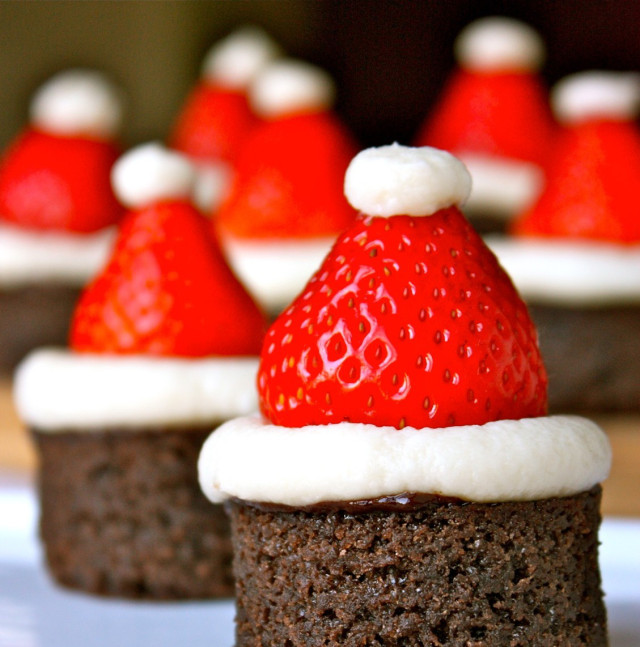 A festive dessert to get everyone into the spirit of the holidays. It really is beginning to look a lot like Christmas around here!