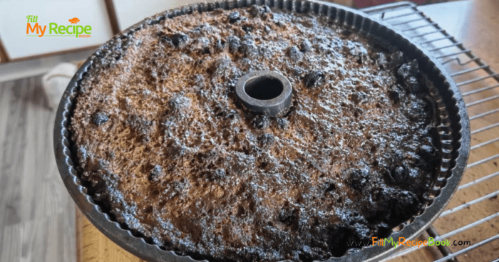 the fruit cake in the mold once cooked.