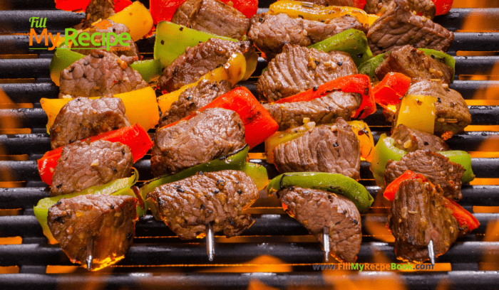 Marinated Grilled Beef and Peppers Sosaties recipe on a braai or barbecue. Kebabs, sosaties they all the same, beef, bell peppers and onion. (kebabs)