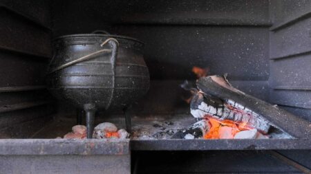 Creamy-Seafood-and-Wine-Potjie-Recipe-1-poster