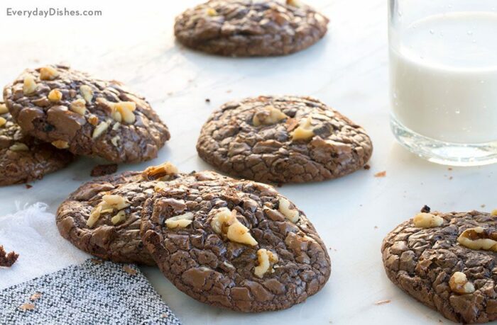 Chocolaty, chewy, and nutty—it’s everything we love about our dark chocolate walnut cookies. These babies are prime for dunking in a glass of ice-cold milk. The dough only takes 15 minutes to prepare, so these tasty little morsels are a perfect homemade treat when the clock’s ticking.
