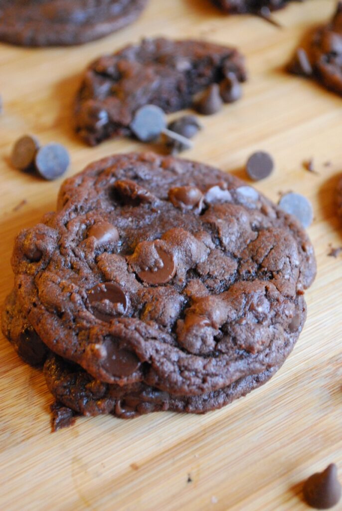 These cookies occurred during one of those temporary mental glitches…as well as eating three baskets worth of fries at Red Robin, buying 4 new chew toys for Mannie and splurging on a dozen or so new pairs of thigh-high socks. Sigh.