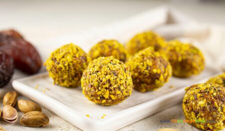 Easy Protein Energy Balls Recipe idea. A No Bake healthy bites with dates and nuts for a tasty snack or treat for all and even kids.