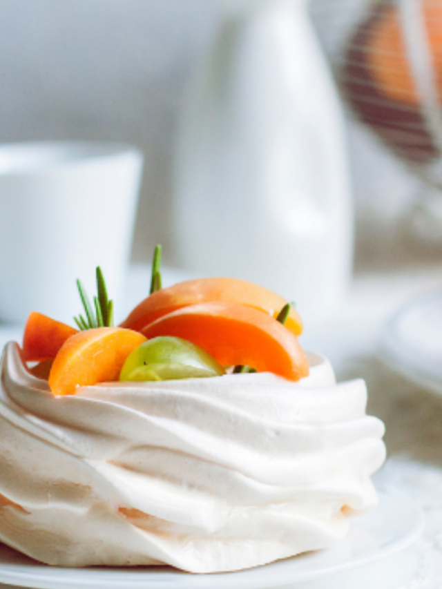 15 Mini Fine Dinning Desserts recipe ideas. Easy bite size eye catching dessert snacks you can make into a gourmet dessert for end of a meal.