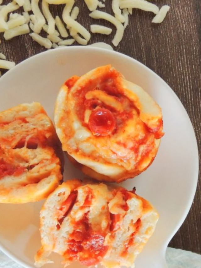 27 Easy Valentine Appetizer Recipes ideas to create. Simple romantic party food for a family or gatherings for snacks or treats on the day.