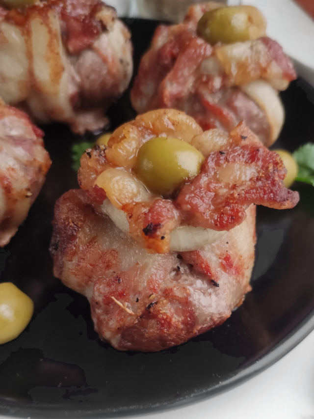 Bacon Wrapped Pork Fillet recipe idea. Create and cook at home this easy stuffed oven baked tenderloin for a fine dining dinner or lunch.