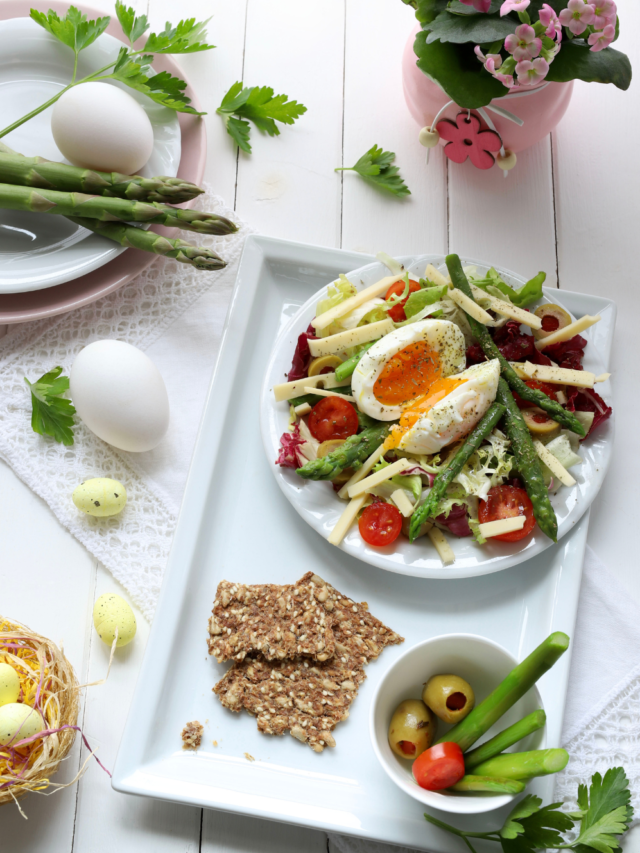 33 Easter Breakfast or Brunch Ideas. Traditional recipes to make ahead or casserole recipes for Good Friday and Easter Sunday morning meal.