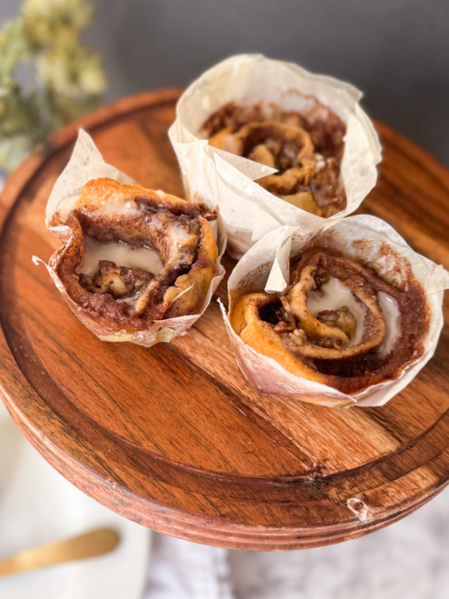 Tasty Banana Granola Cinnamon Roll recipe idea. Easy breakfast buns, quick with bought crescent sheets, or homemade dough with fillings.