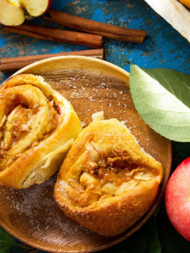 Homemade Apple Cinnamon Rolls recipe with white glazing. Easy dessert filled with sliced sweet apple, and brown sugar for a breakfast snack.