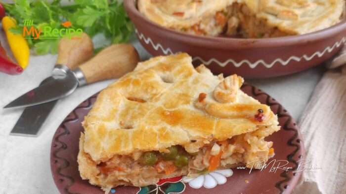 Serve the finished pie in the mold warm. Serve with a light green salad (such as spinach or arugula with a citrus dressing). A small dollop of cranberry sauce will enhance the turkey flavor and bring back memories of Thanksgiving.