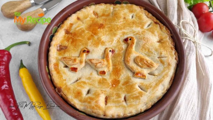 Lay out the goose and goose. Press the edges and make cuts to allow steam to escape. Grease the dough with cream, milk or yolk. Cook in the oven at 175 ° C until golden brown. You will need about 30 minutes.
